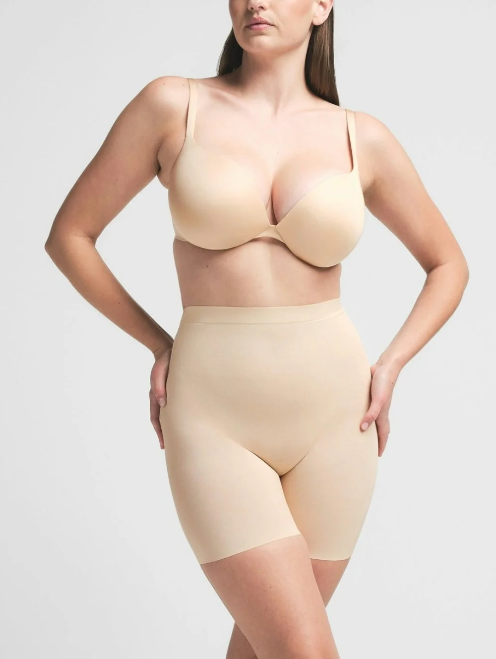 NWT SKIMS Sheer Sculpt Low Back Shapewear Short Light Nude Sand Medium
